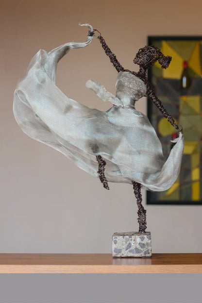 Handmade Wire Female Sculptures 🕊️✨