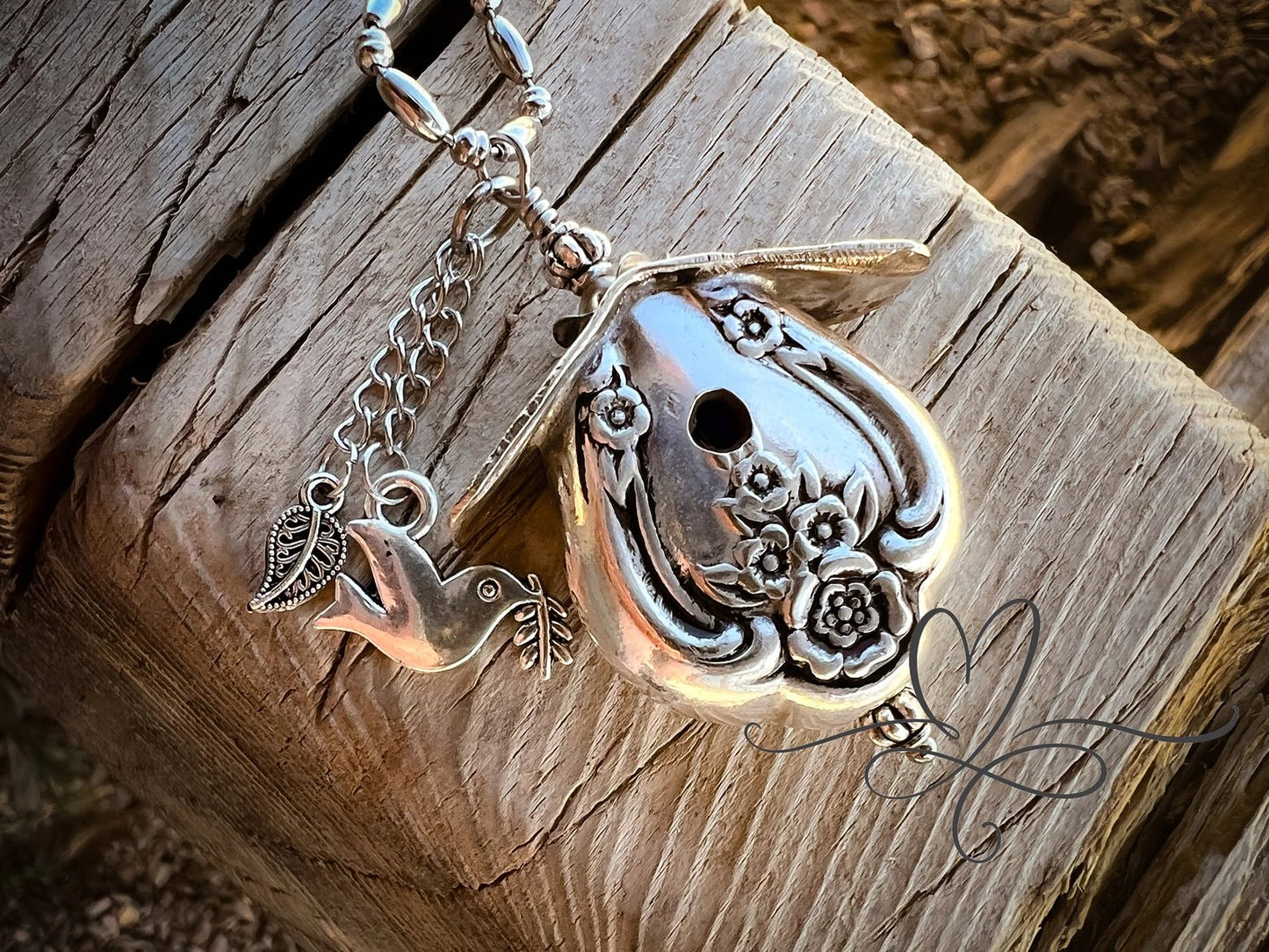 🐦Birdhouse Necklace • The 1951 "Magnolia" Birdhouse Alloy ✨🎉