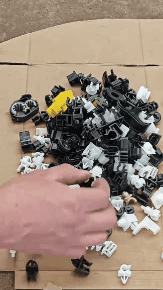 🛠️100 PCS Universal Car Hood Support Rod Clips – 🚗Secure Your Engine Bay