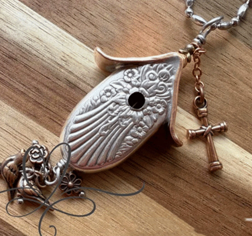 🐦Birdhouse Necklace • The 1951 "Magnolia" Birdhouse Alloy ✨🎉